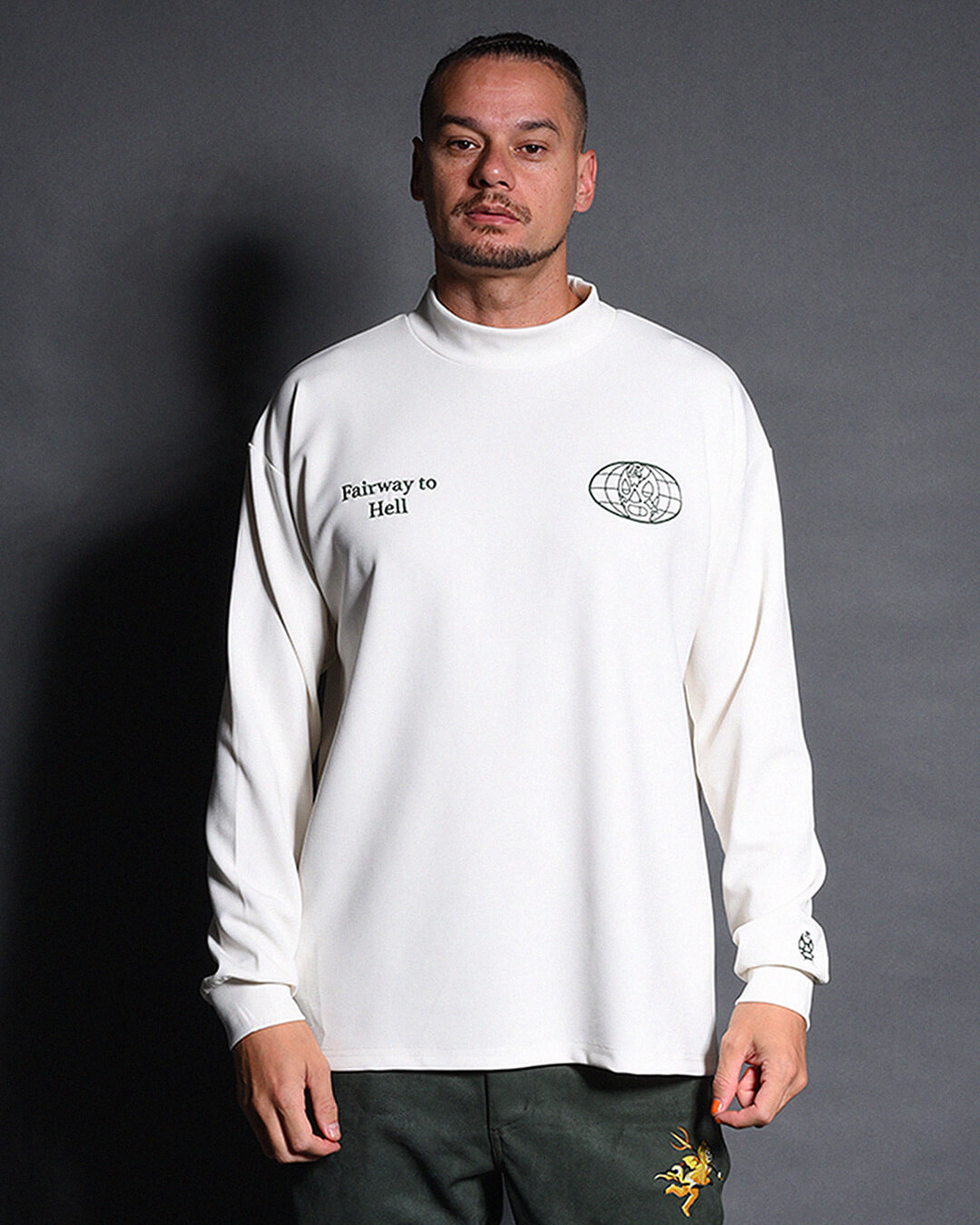 Russeluno公式オンラインストア / WORLD LOGO LOOSE L/S MOCKNECK